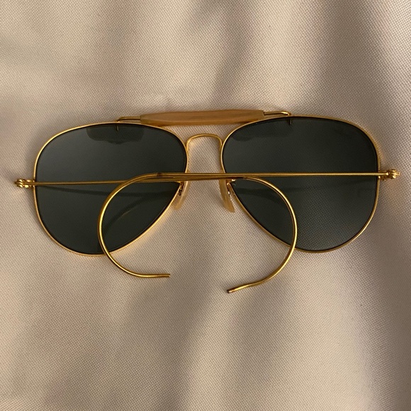 Ray-Ban Classic Gold Frame Unisex Sunglasses - Picture 2 of 5